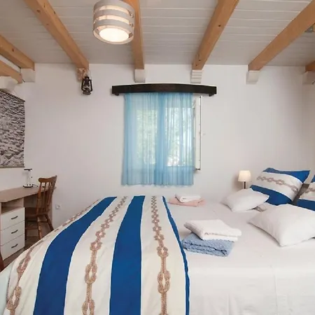 Glavica Villa Postira